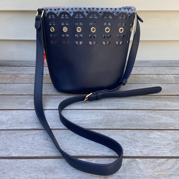 Stella & Dot Marin Bucket Crossbody Bag - Picture 3 of 16